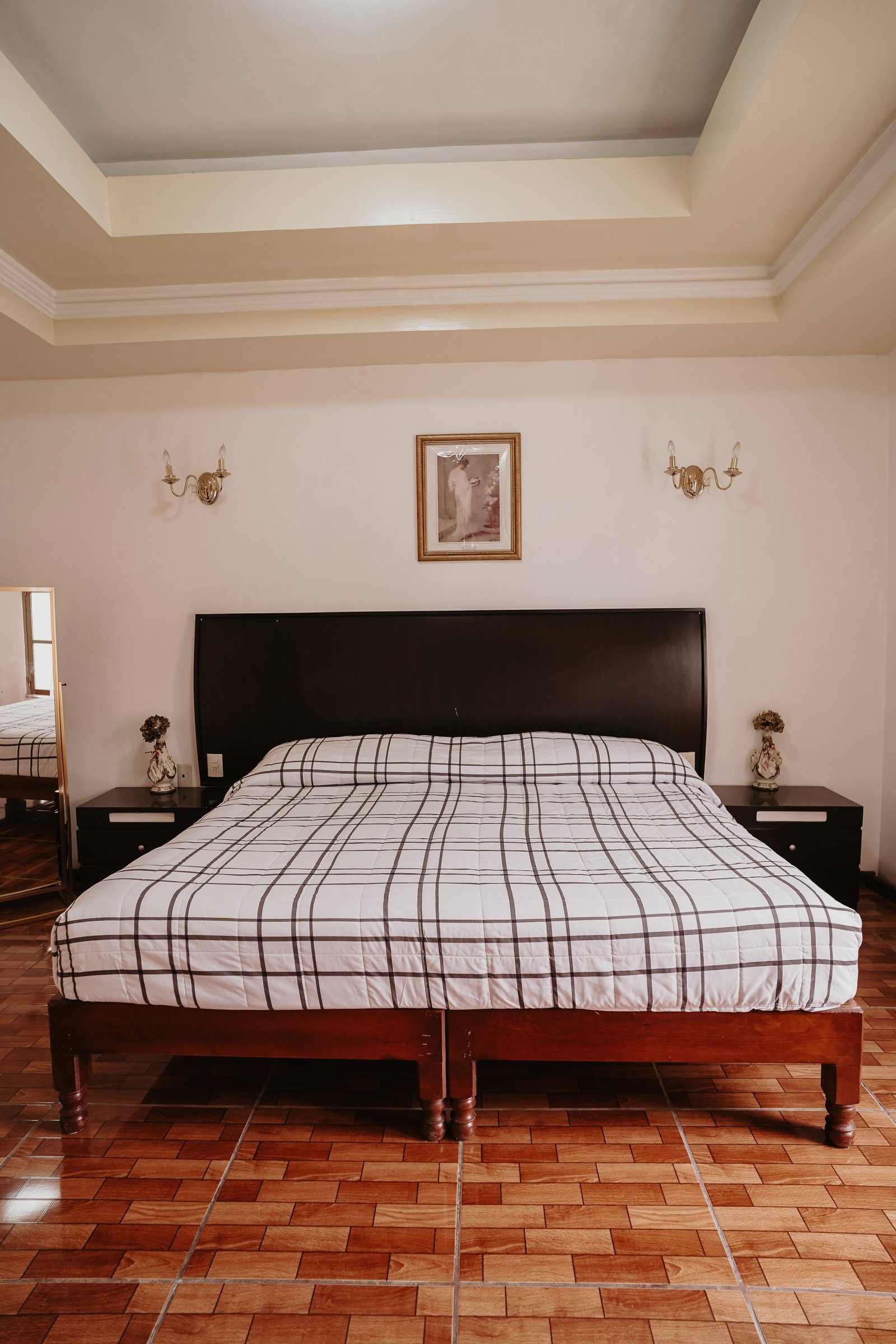 Triple Suite Familiar