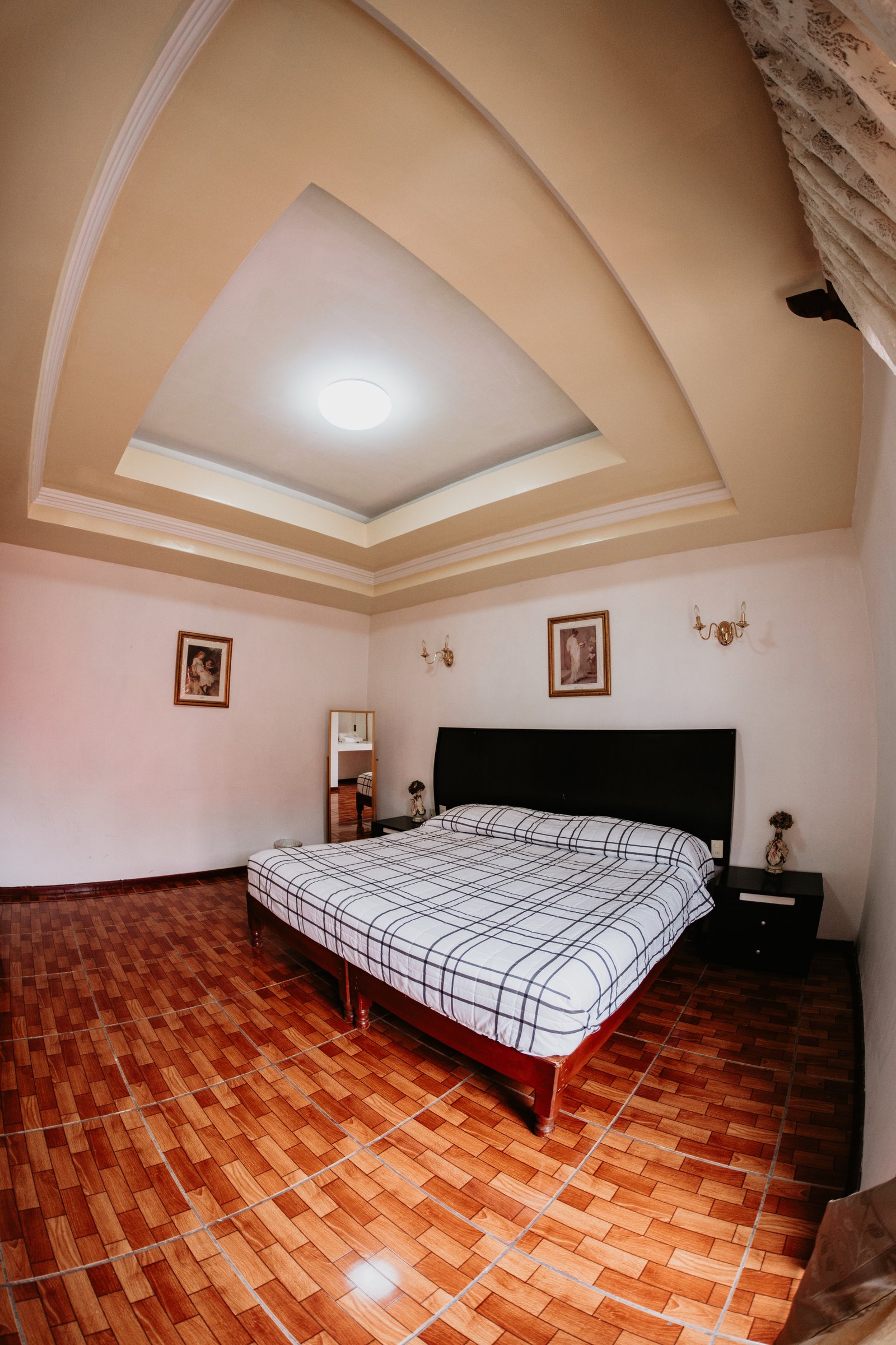 Triple Suite Familiar