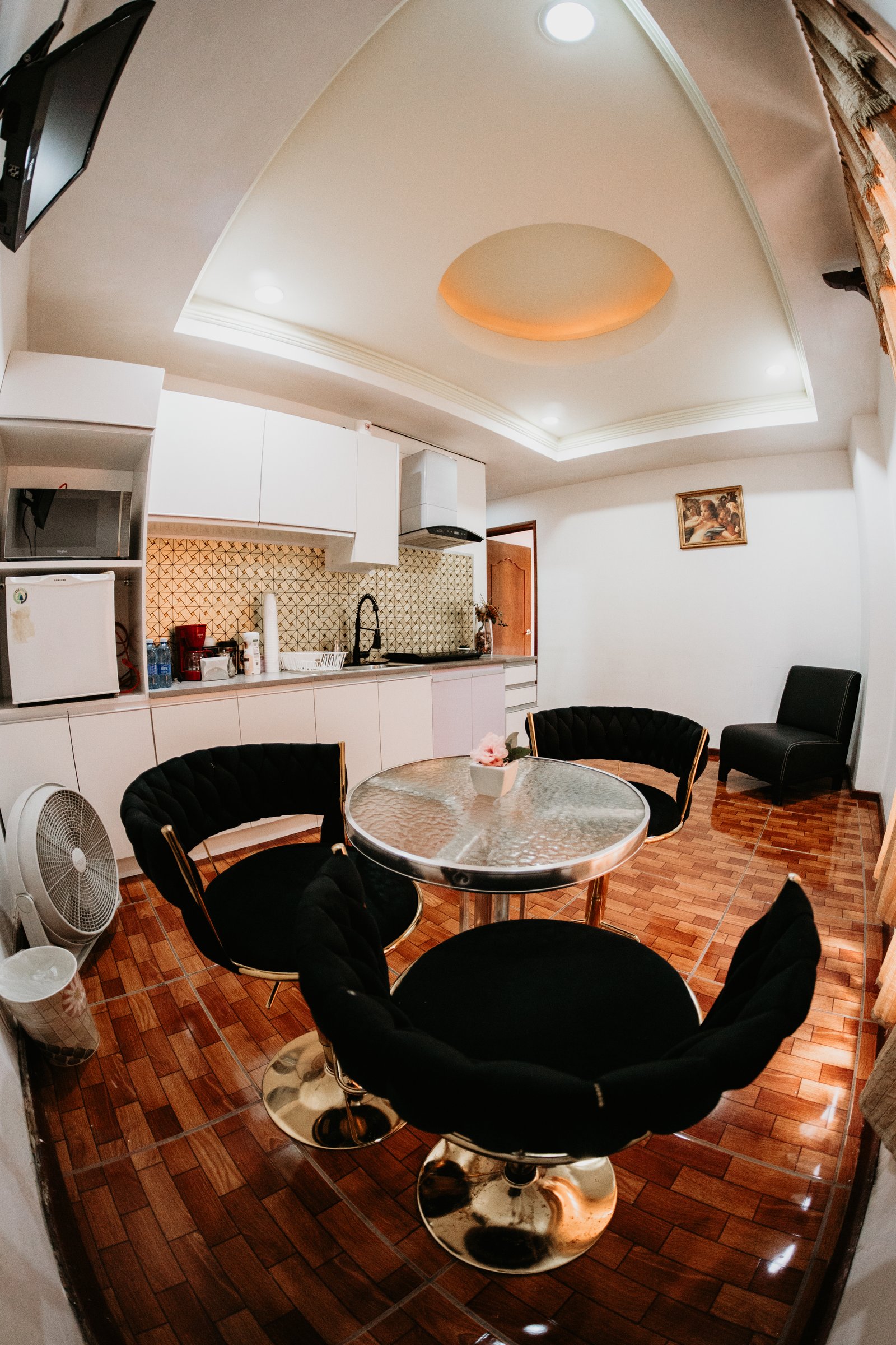 Triple Suite Familiar